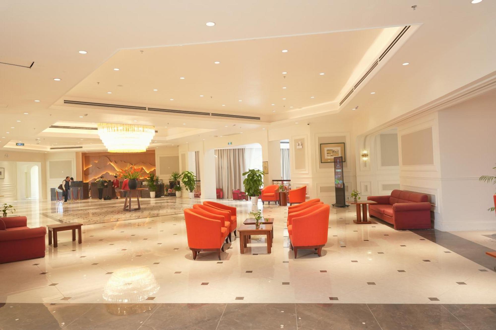 Legend Valley Hotel Ha Nam Phủ Lý エクステリア 写真